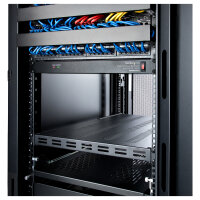 StarTech 1 HE verstellbarer Schwerlast Fachboden fr Server Rack/ Schrank bis 113 Kg - Fachboden Serverschrank 1HE belftet