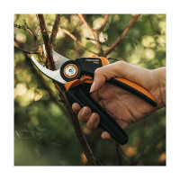 Fiskars Bypass-Gartenschere X-series M P921