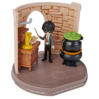 Spinmaster Wizarding World Harry Potter - Hogwarts Zaubertrnke Klassenzimmer Spielset mit exklusiver Harry Potter Sammelfigur