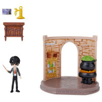 Spinmaster Wizarding World Harry Potter - Hogwarts Zaubertrnke Klassenzimmer Spielset mit exklusiver Harry Potter Sammelfigur