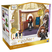Spinmaster Wizarding World Harry Potter - Hogwarts Zauberkunst Klassenzimmer Spielset (mit exklusiver Hermine Granger Sammelfigur)