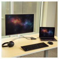 D StarTech USB-C MULTIPORT ADAPTER W/ SD